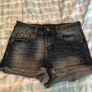 Indigo Rein Cuffed Stretchy Denim Shorts Size 1